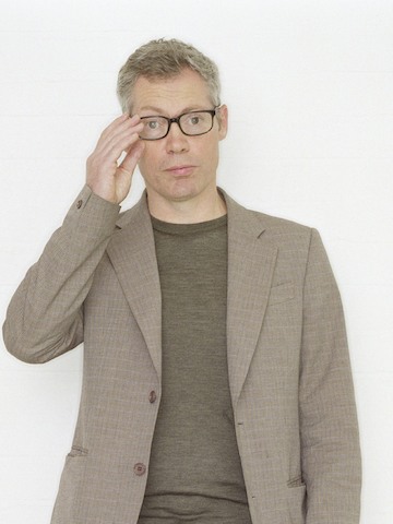 Seleccione para obtener más información sobre los productos, el pensamiento de diseño y los premios de Jasper Morrison.