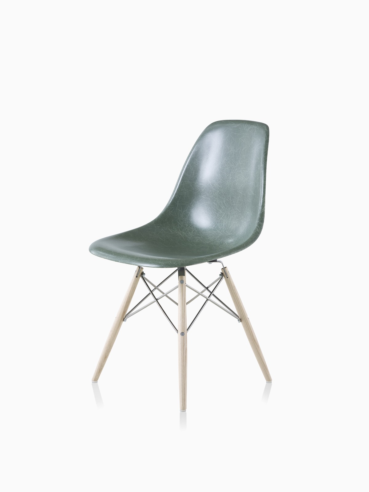 Sillas de fibra de vidrio moldeada Eames