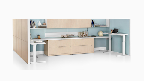Ethospace compartió el espacio de trabajo con unidades de almacenamiento y paneles de pared de madera.