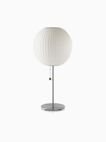 Una lámpara de mesa blanca.