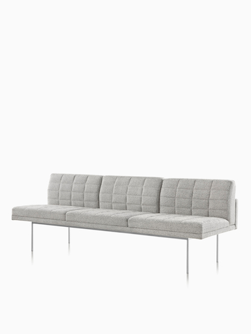Sofá Tuxedo Cinza. Selecione para ir para a página do produto Tuxedo Sofas.